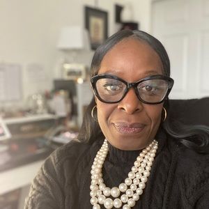 Meet your Posher, Carla